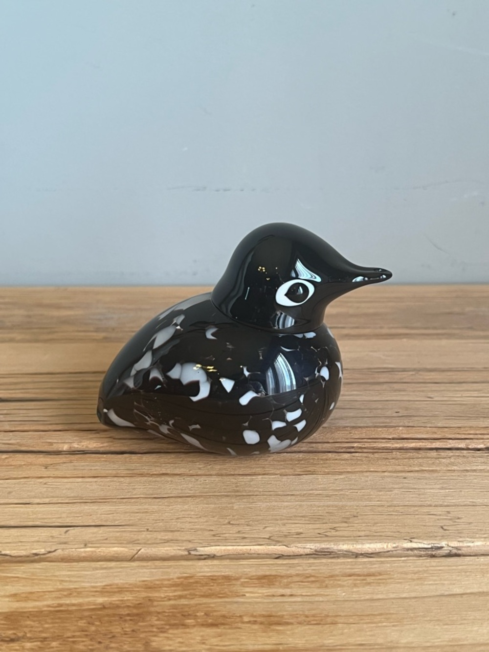 HQT black glass bird figurine/Paperweight